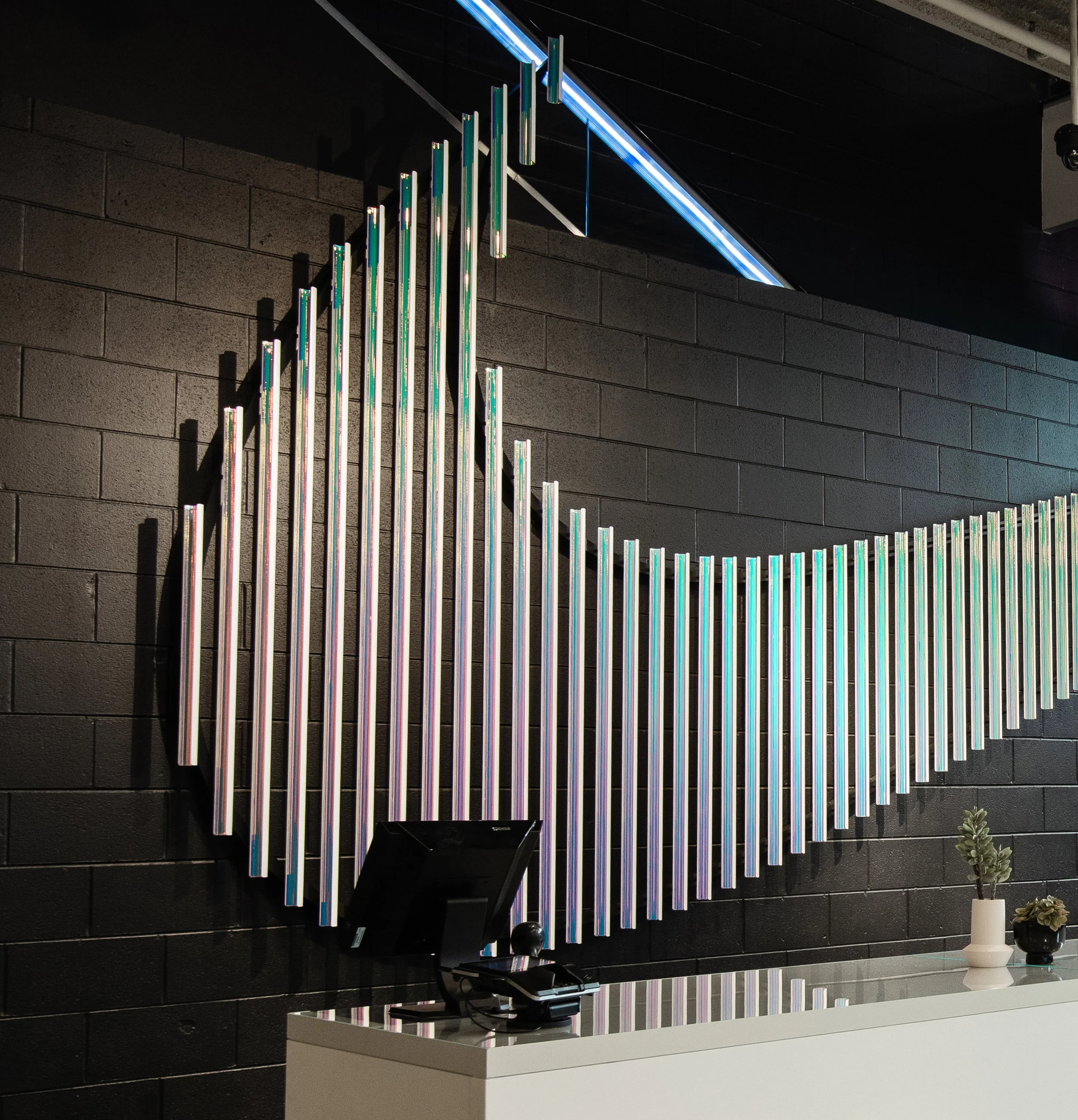 SWOOSH-DETAIL.jpg