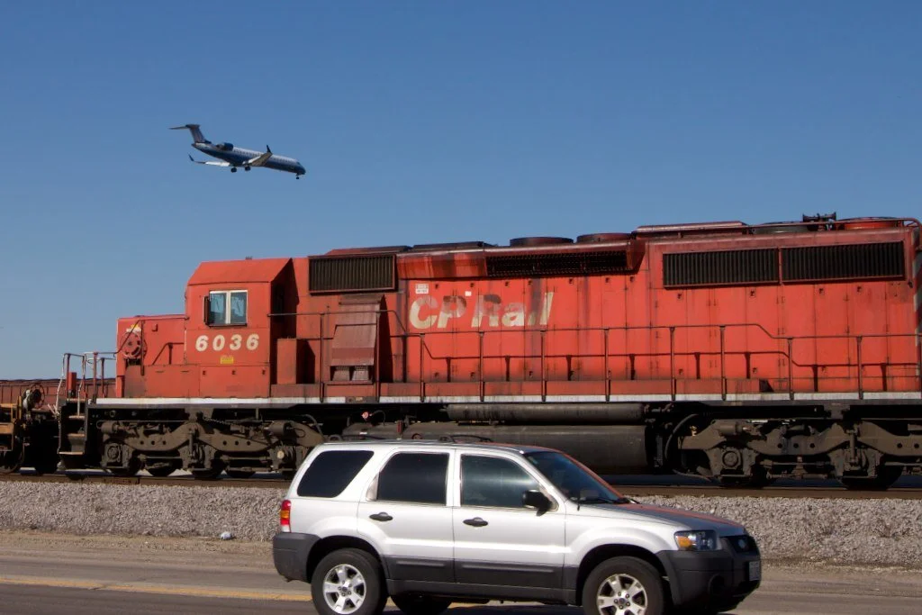 H. Michael Miley, https://commons.wikimedia.org/wiki/File:Planes,_Trains,_and_Automobiles_(4444216381).jpg