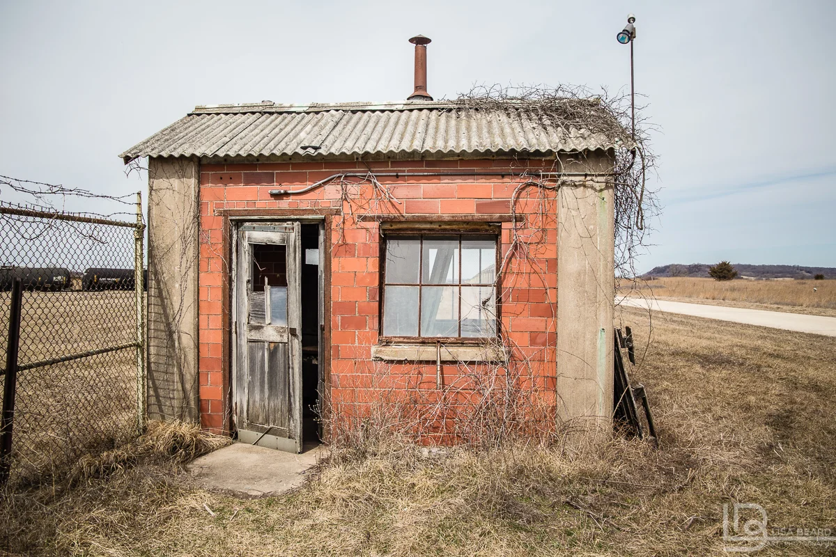 One of many dilapidated guardhouse easily found.