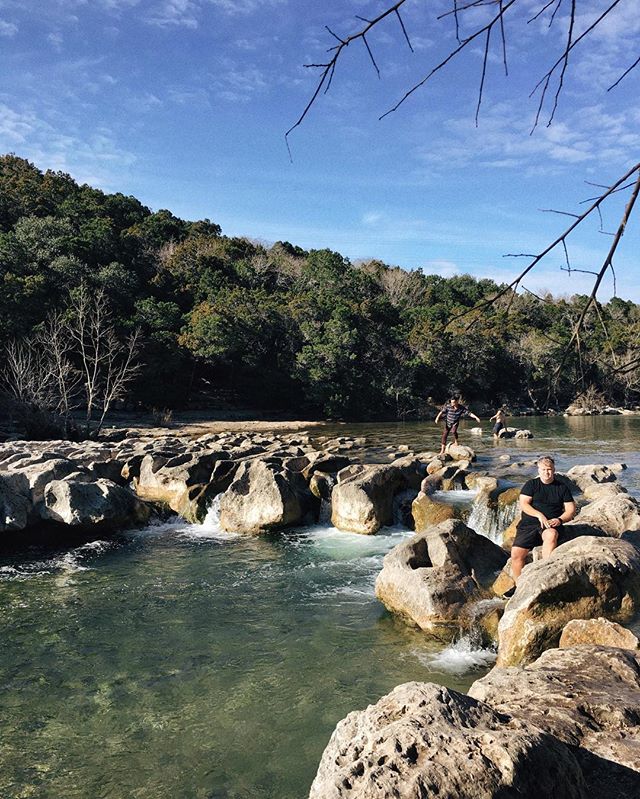 Such a beautiful sunny day to end the year. ☀️ Say what you want about 2016, but I think it was pretty great. 😎 Peace, love and mangoes! #atx #greenbelt