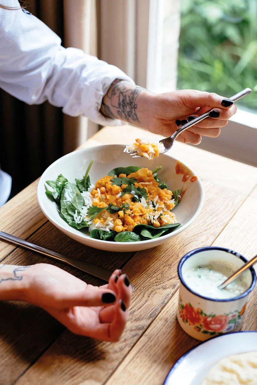 Vegan curry by Charlotte Williams Omnom Magazine.jpg