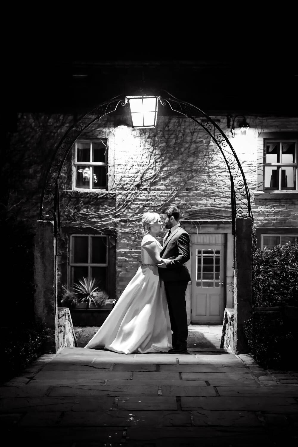 Hester & Barney's wedding day | The Fleece Inn wedding photography ...
