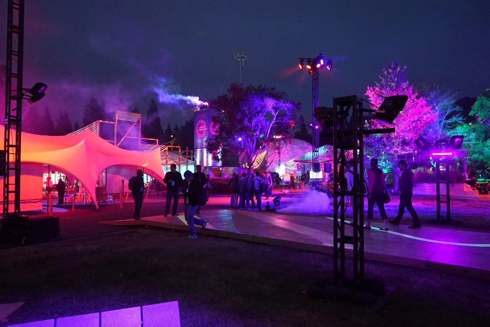 IO_Slide_20 (Afterhours photo).jpg