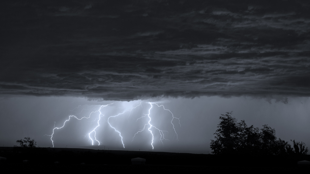 2014-8-Pueblo-Lighting-rob-witt.jpg