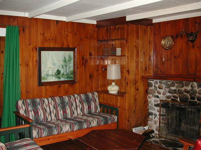 Cottage 5 living room.jpg