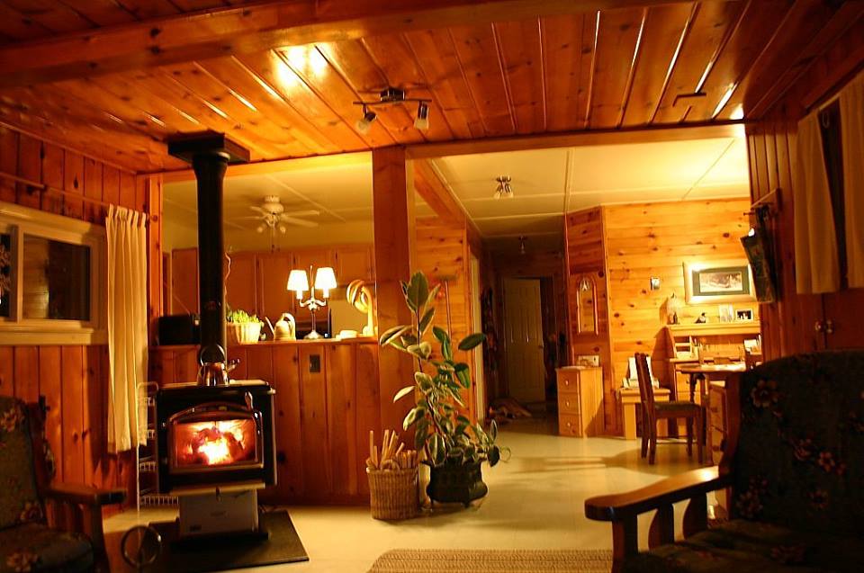 Cottage 6 Interior.jpg