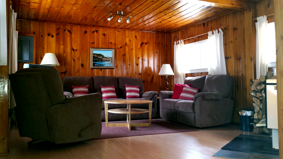 Cottage 6 Living Room.png
