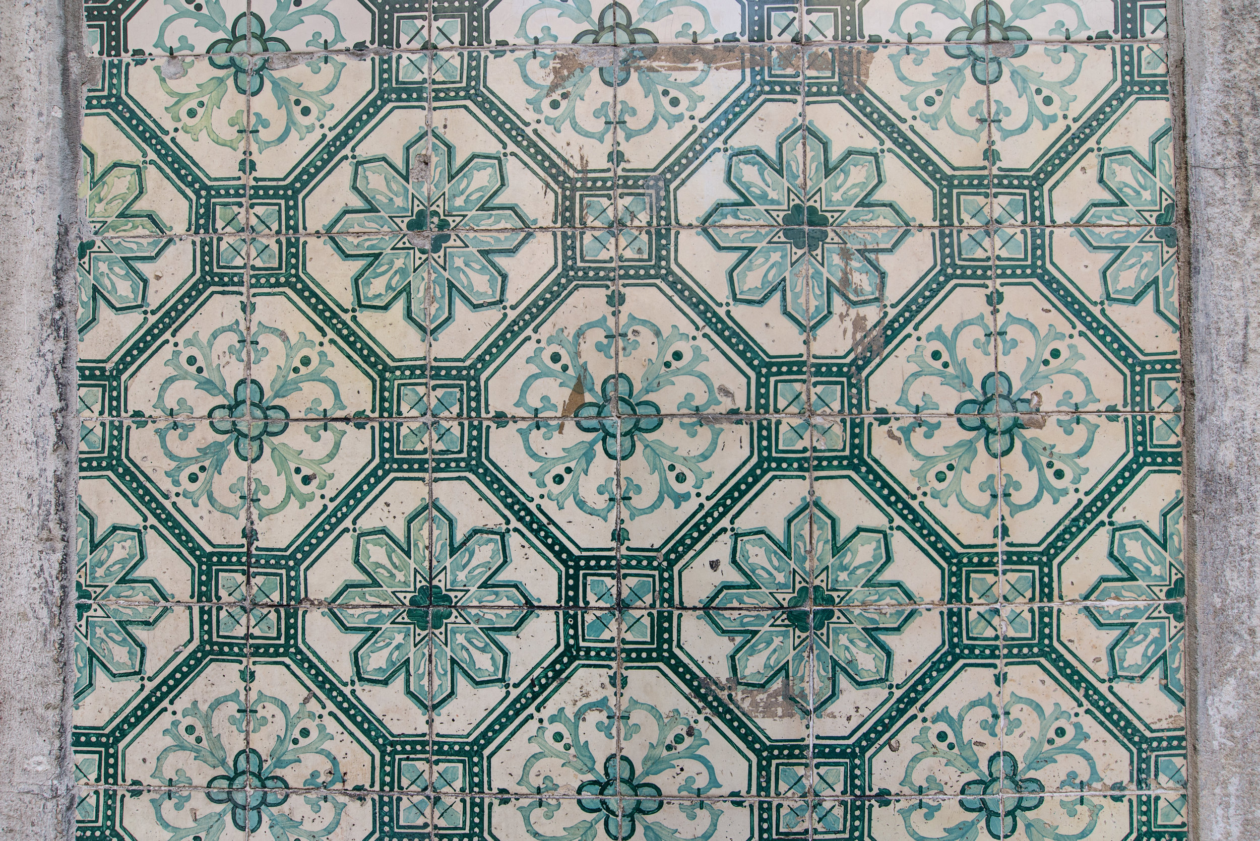 Tiles in Chiado