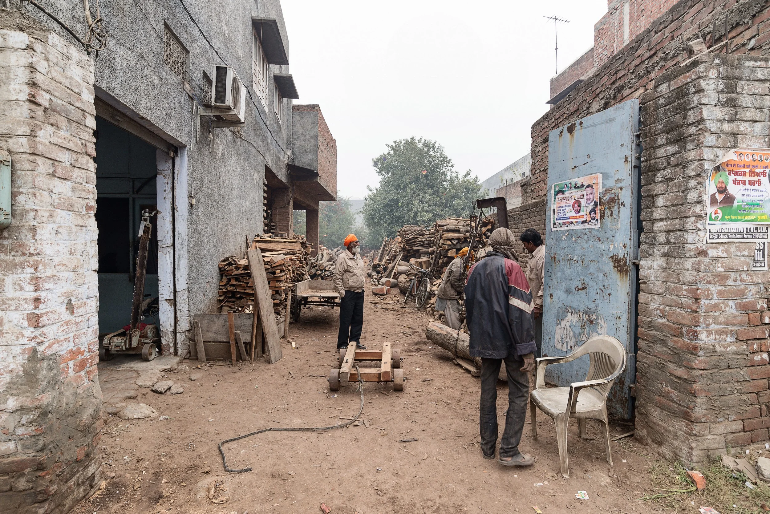 Workers in Amritsar