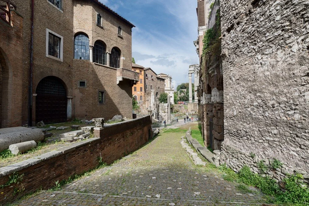 12 Intorno Teatro di Marcello_tn.jpg