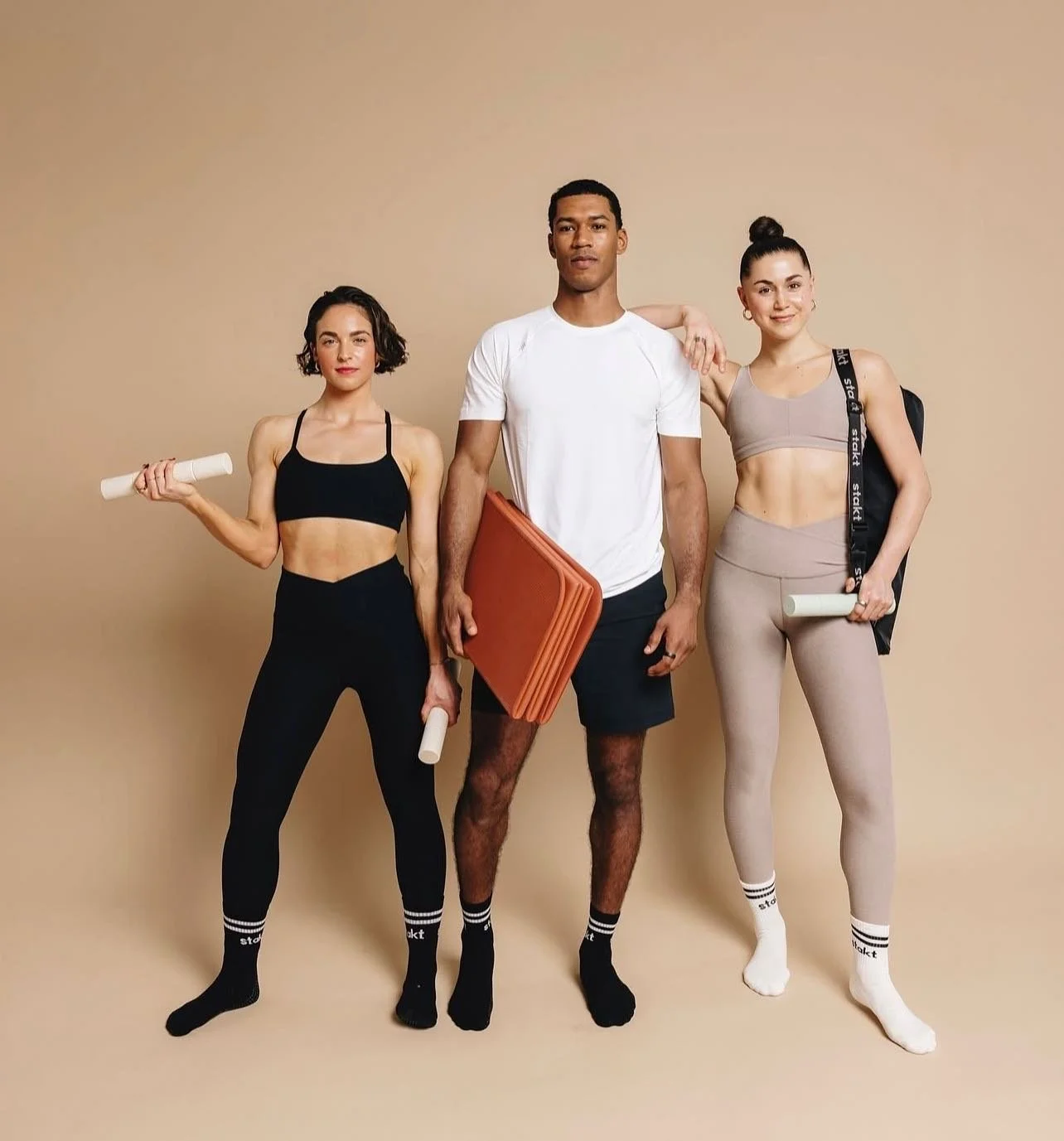 Introducing STAKT🤍🤍🤍
The foldable yoga mat you absolutely NEED. 
And the perfect adjustable hand weights to go with. 
As seen on @sharktankabc !!!

SO excited about this one! Contact me today to bring STAKT to your studio 🧘&zwj;♀️
*will be debuti
