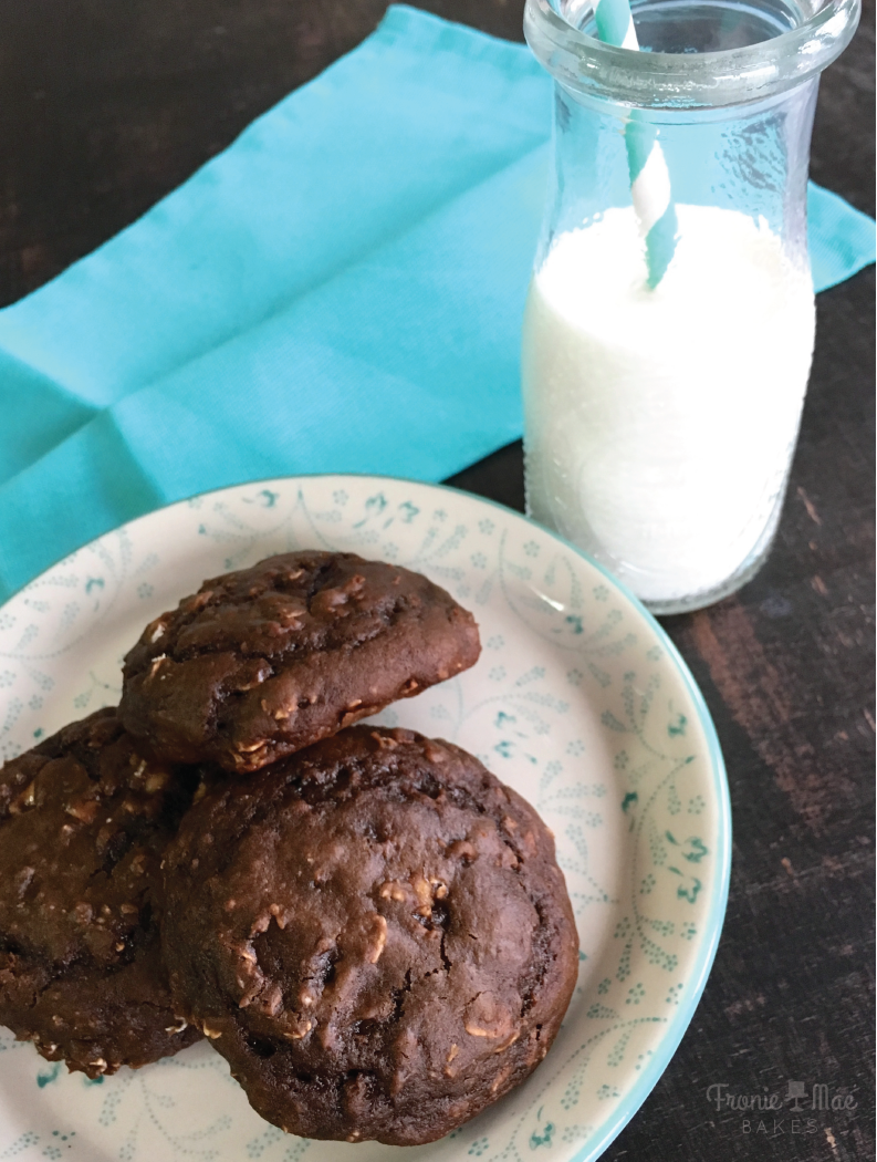 Chocolate Peanut Butter Breakfast Cookies by Fronie Mae Bakes. www.froniemaebakes.com