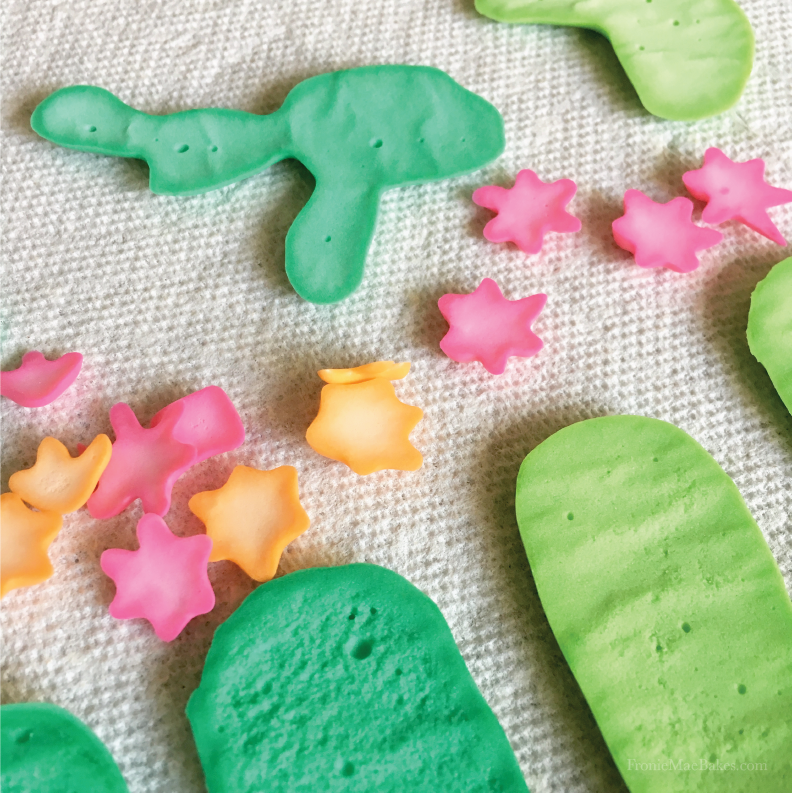 diy-cactus-royal-icing-decorations-homemade-fronie-mae-bakes-01.png