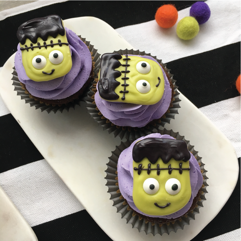 Make these adorable Frankenstein's Monster chocolate cupcake toppers with our FREE DIY printable template. www.FronieMaeBakes.com