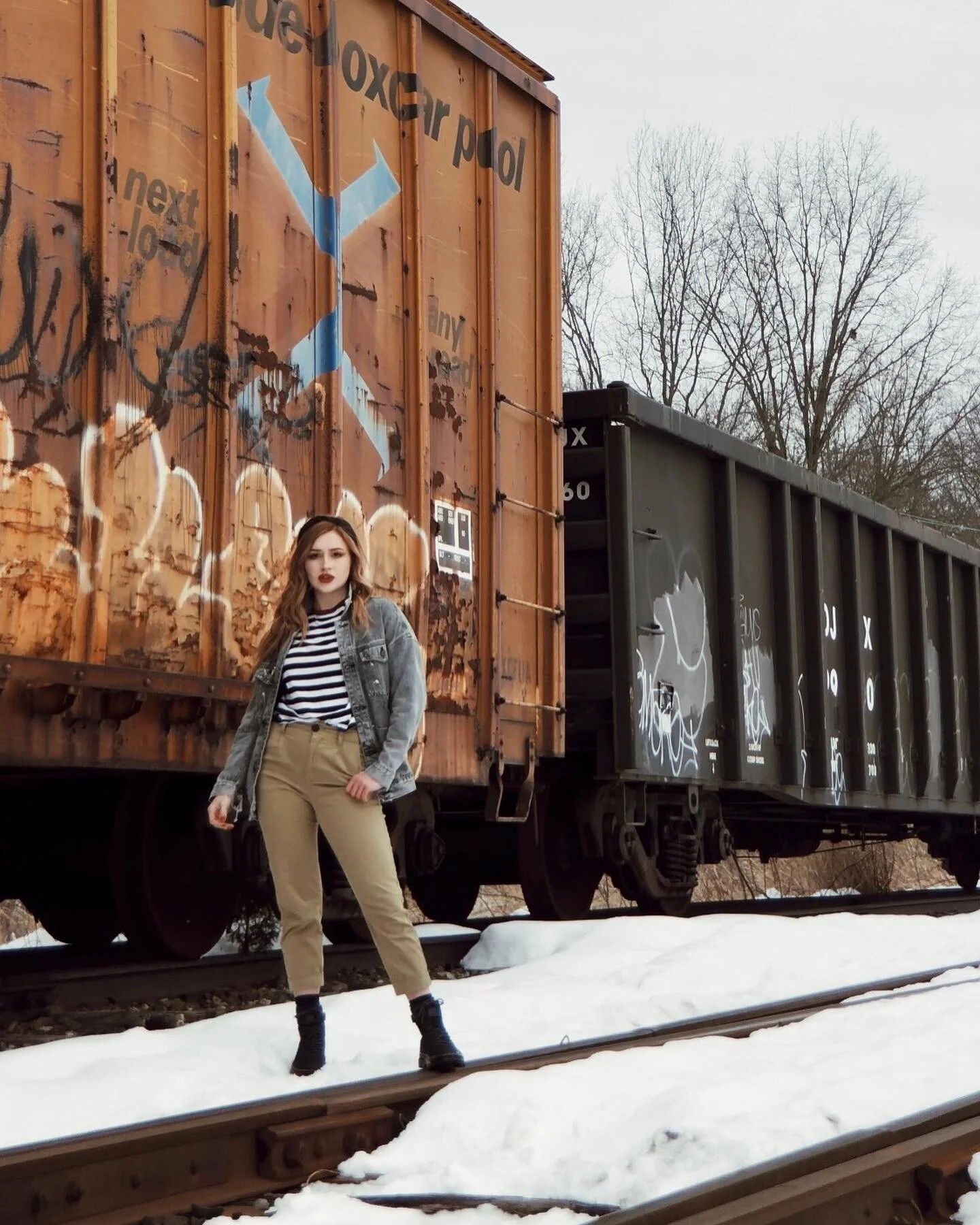 ✨ WANDERLUST ✨

Years ago, I remember borrowing a book from the library called, &ldquo;The Hobo Handbook: A Field Guide to Living By Your Own Rules.&rdquo; 

I&rsquo;m assuming that&rsquo;s where it all started. 🚂 

👉 Have you ever been on a cross-