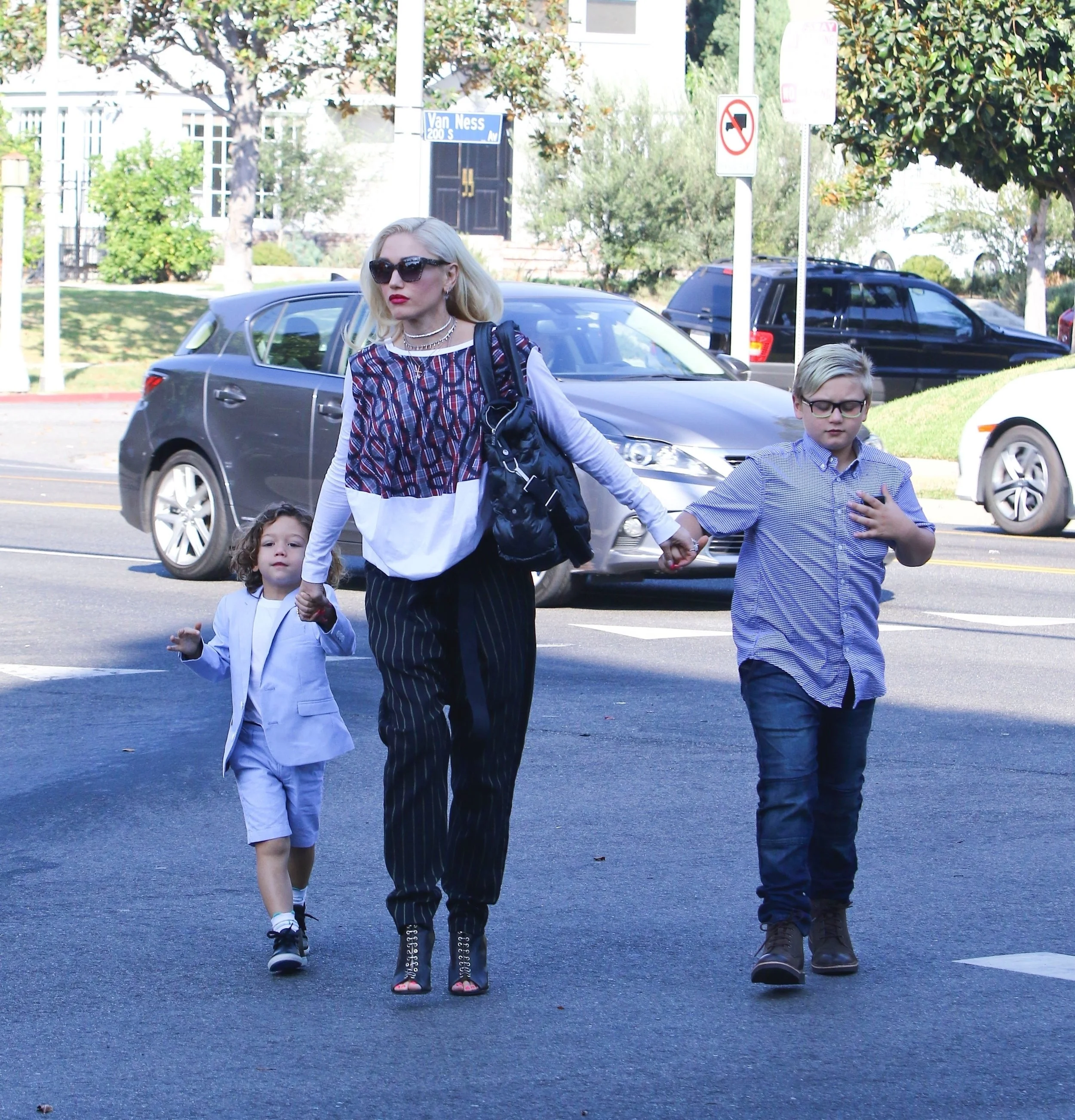 53643728_gwen_stefani_08102017_16.jpg