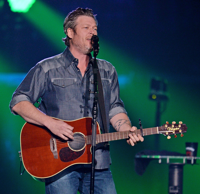 blake_shelton_gwinn_847381-XL.jpg