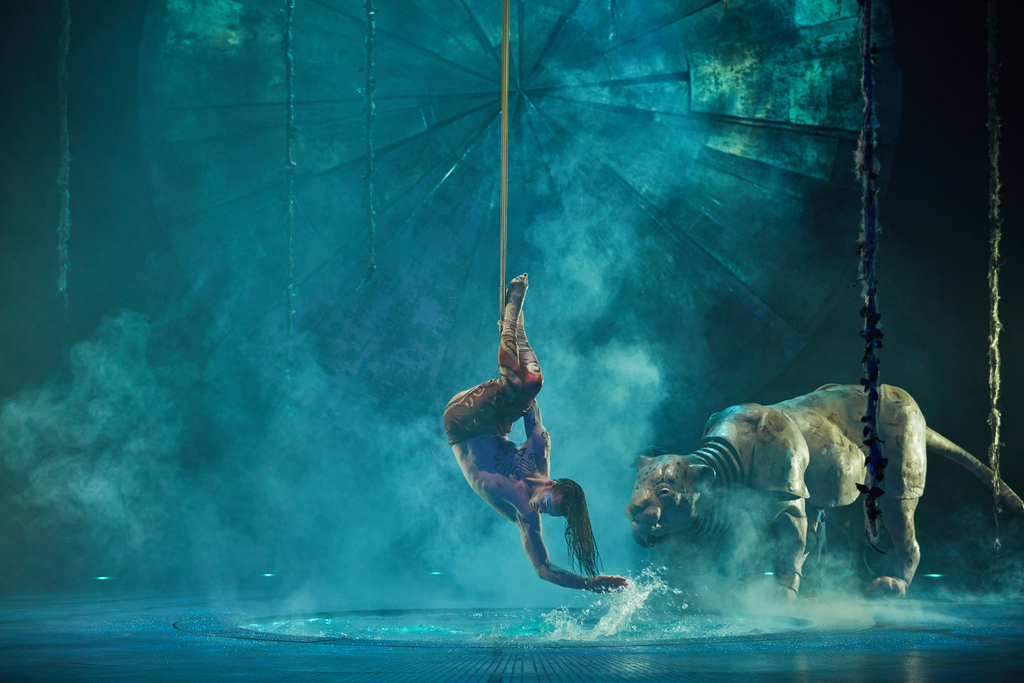 Photo credit : Matt Beard / Costumes: Giovanna Buzzi / 2016 Cirque du Soleil