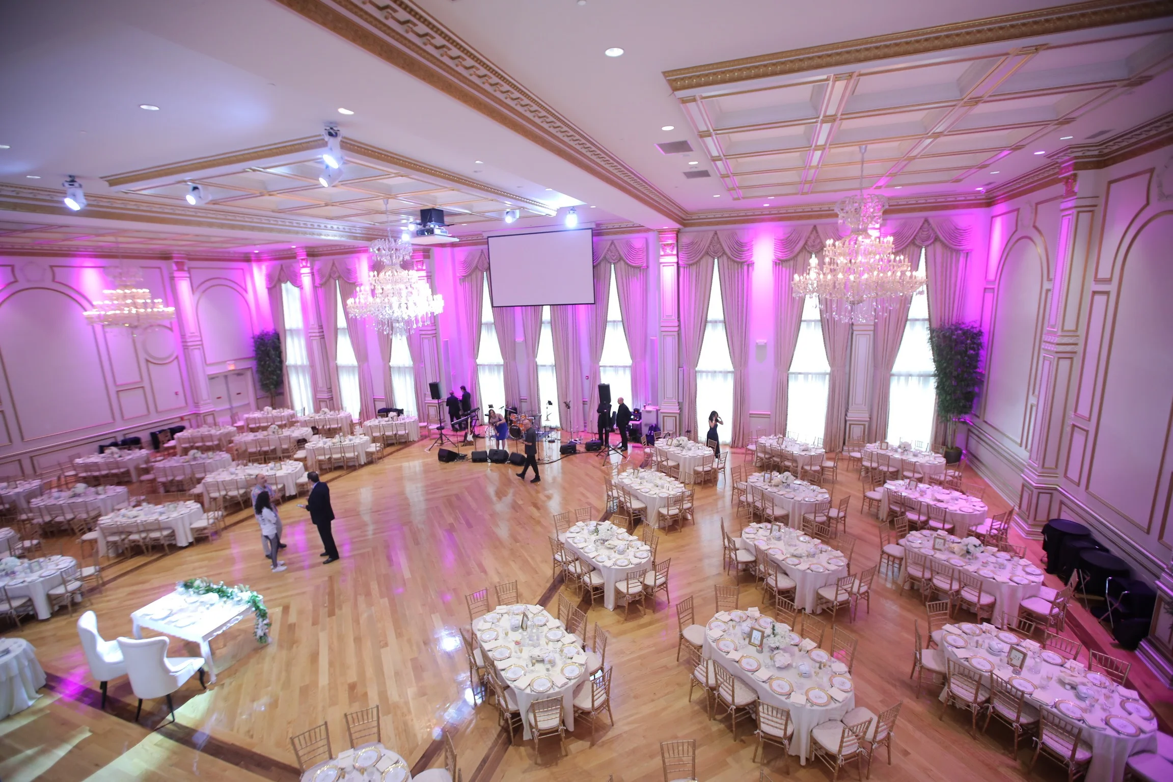 The Tides Estate Summer Wedding