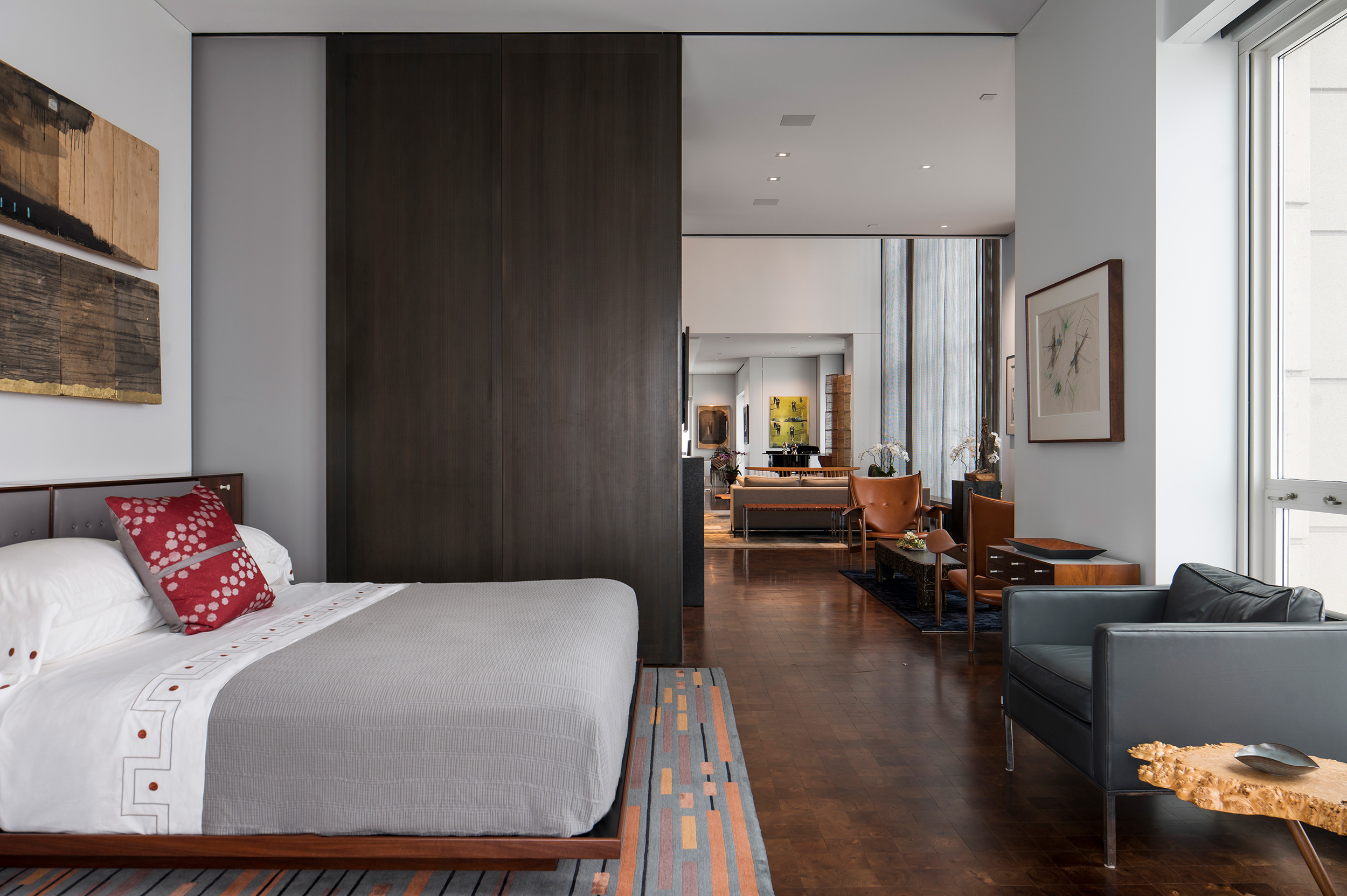 Two-Collectors_9_Guest_Bedroom_Open_retouch.jpg