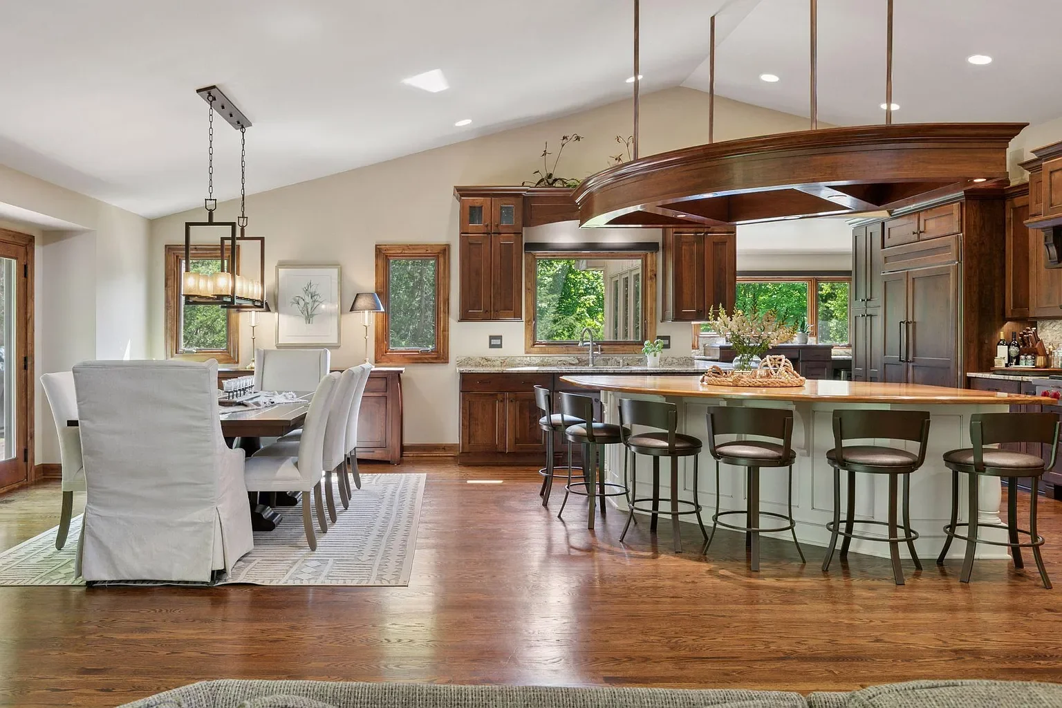 1405 W Farm Rd, Chaska