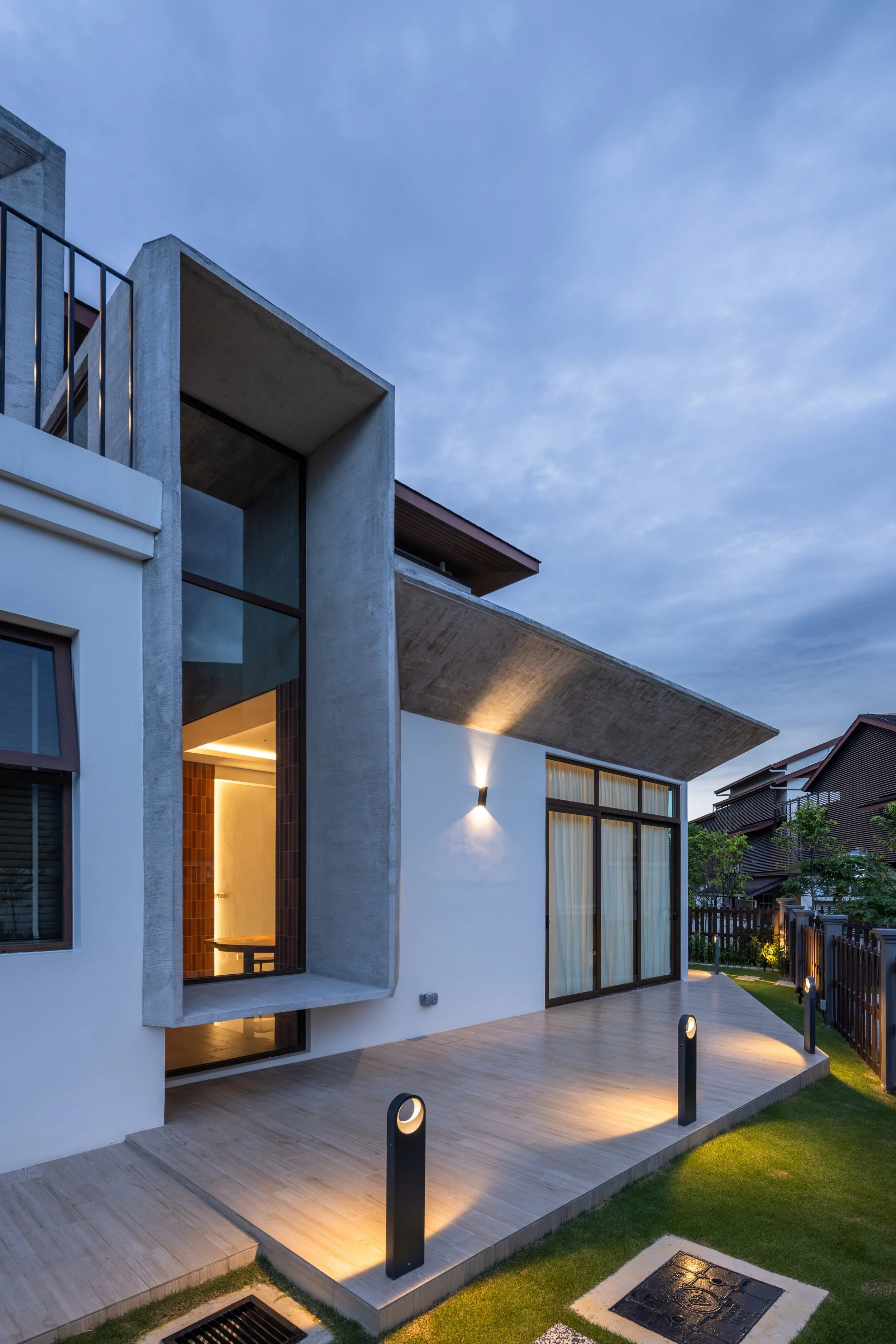 Ribbon Hse (12) copy.jpg