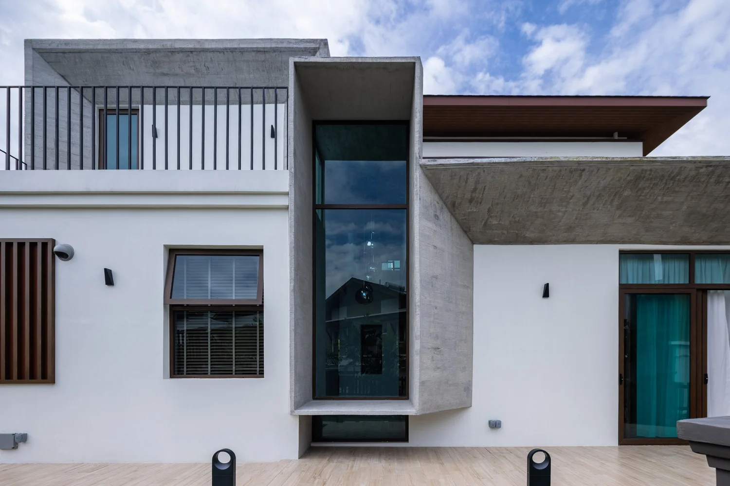 Concrete Ribbon House | Explore Unique Architectural Designs — Kee Yen ...