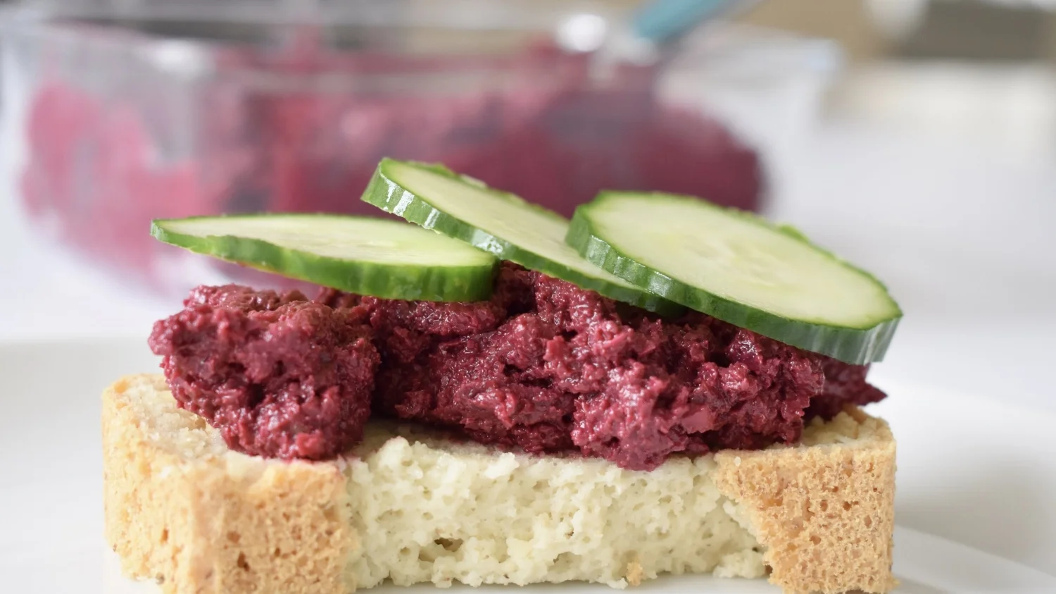 Beetroot / Avocado Spread