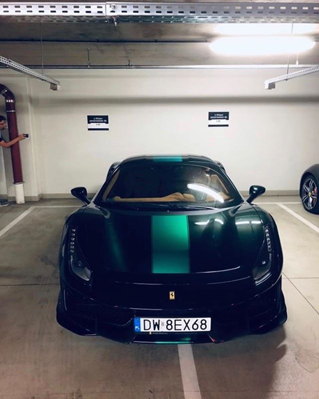 Awesome #488Pista; I&rsquo;m guessing #VerdeZeltweg with a #VerdePino stripe? And no shields! 😍#CorrectionsWelcomed 📷: @spotter_m_