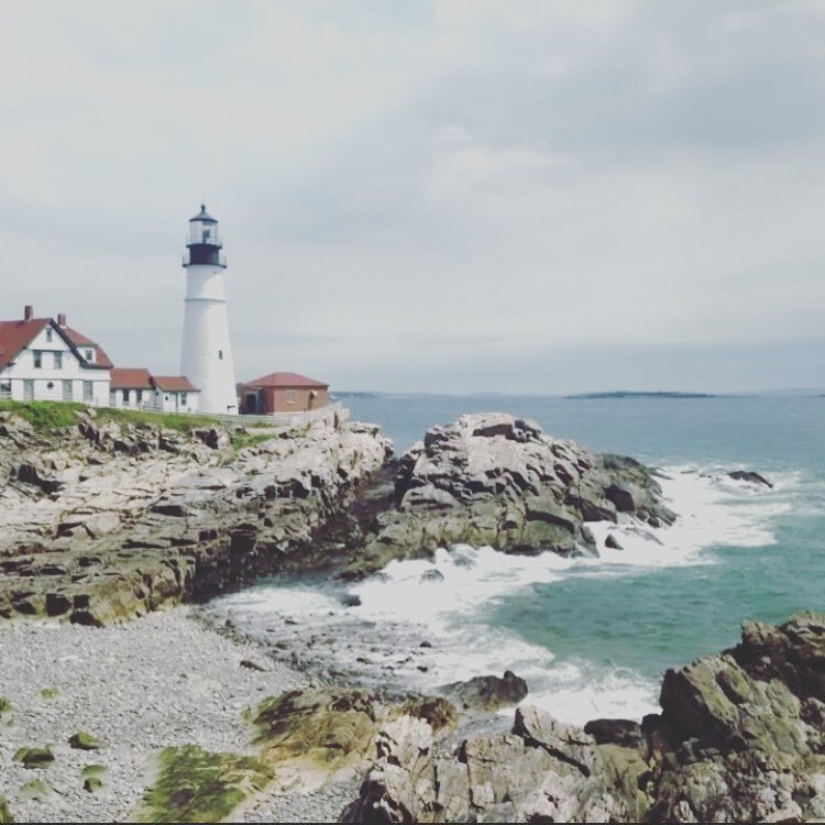 Take me back!😍
Cape Elizabeth, ME🌊🌲
&bull;
&bull;
&bull;
#famous #lighthouse #capeelizabeth #maine #me #love #steamers #view #breeze #thebest #takemeback #june #summer #peace #happiness #lobster #thingstodo #seafood #restaurant #giftshop #puffins 