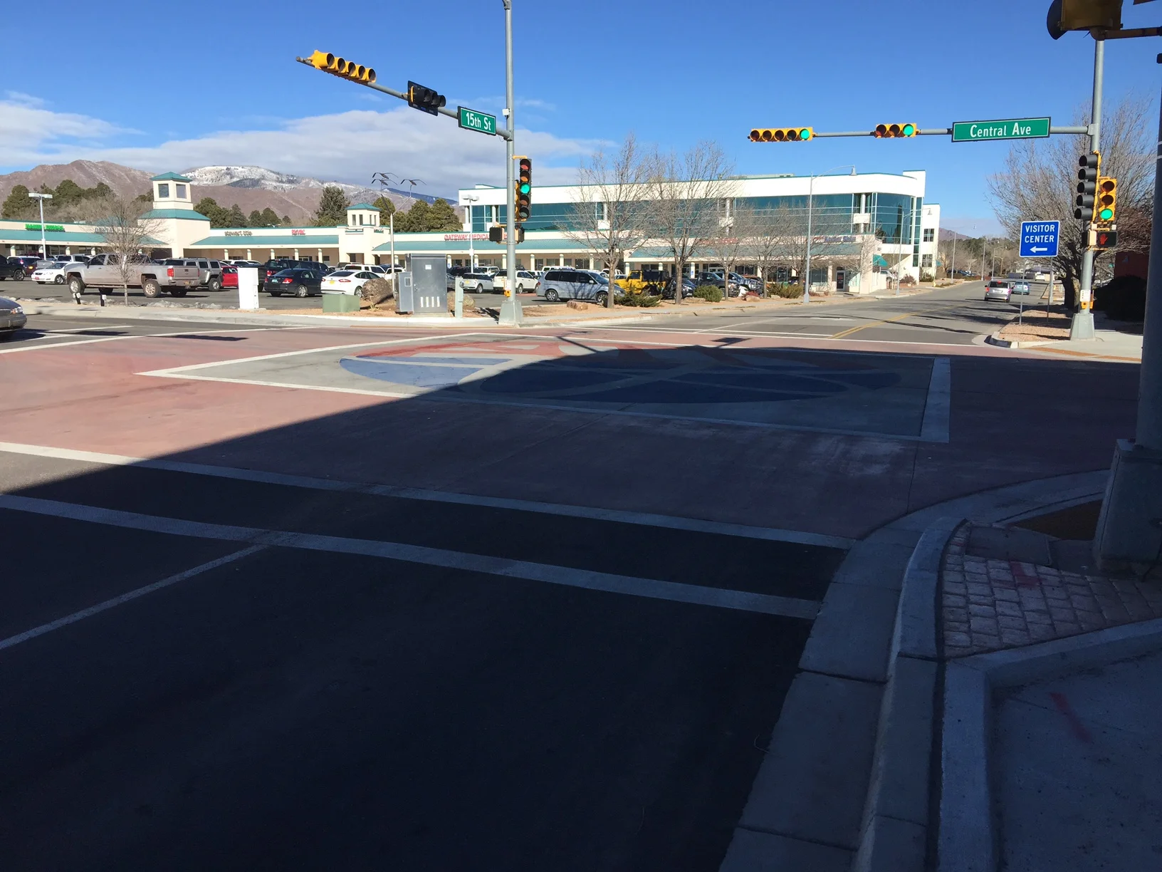 Intersection at 15th and Central - LA Logo