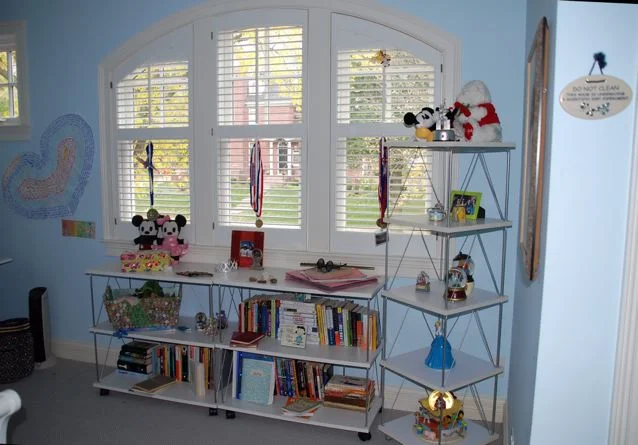 quintero_julia_bookshelf_after.jpg