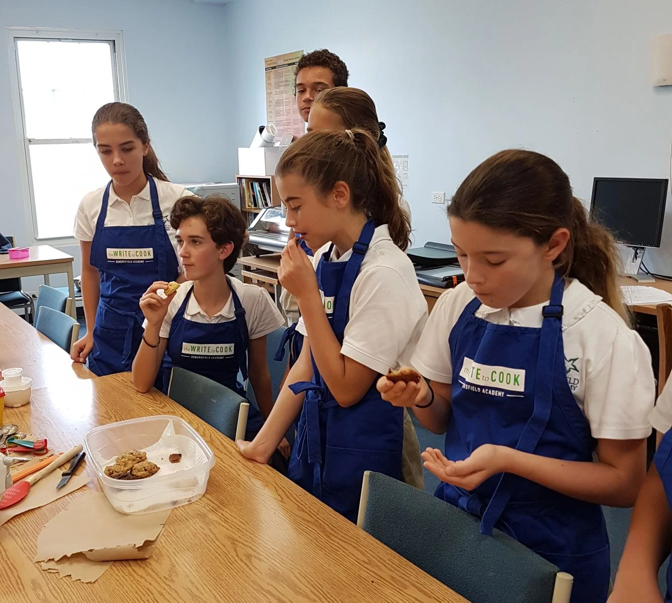 The chefs sample the cookies