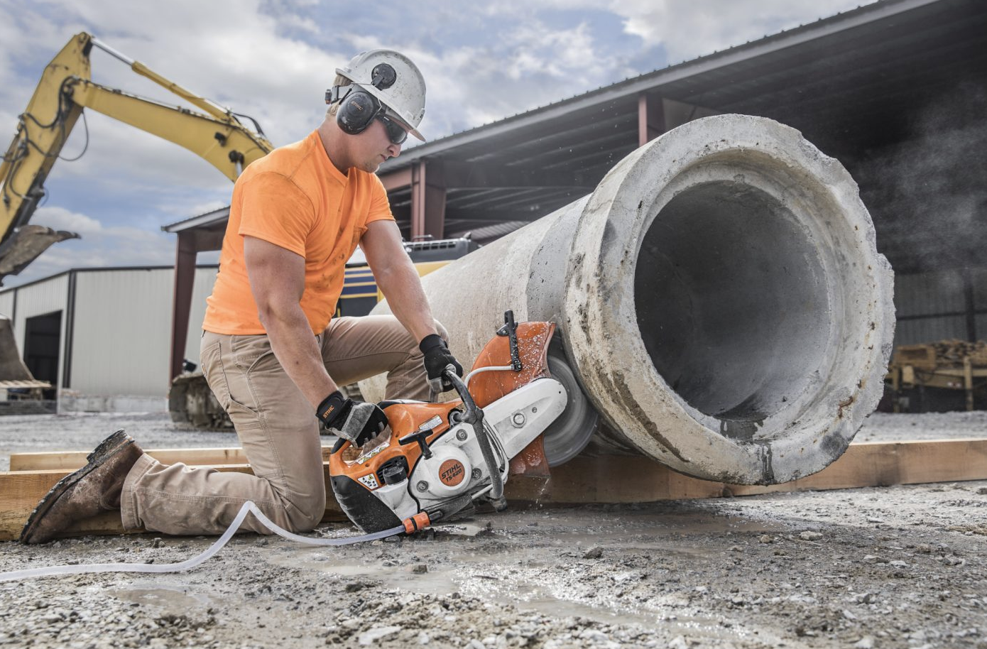 Stihl_420_gas_saw_1.png