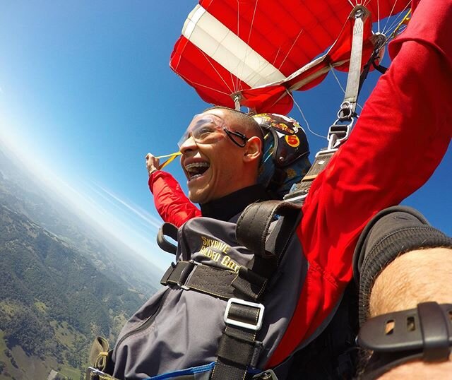 No way it&rsquo;s February. No way. Can&rsquo;t be. This weather is skydiving&rsquo;s best friend. .
.
.
#skydivegoldengate #sunshine #visitsf #bayarea #bayareaweather #thingstodoinsf #mysf #bestofthebay #goldengate #calicoast #bayareaviews #summerin