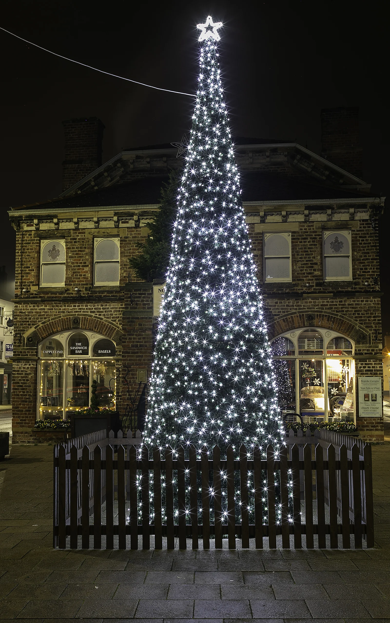 CC031218 SANTA TREE 3.jpg