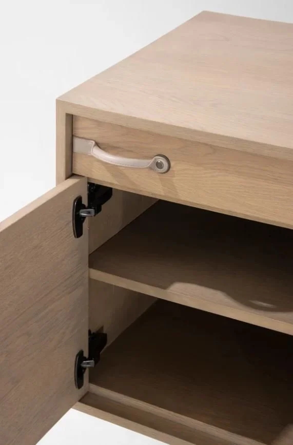 Tote Credenza 01.JPG