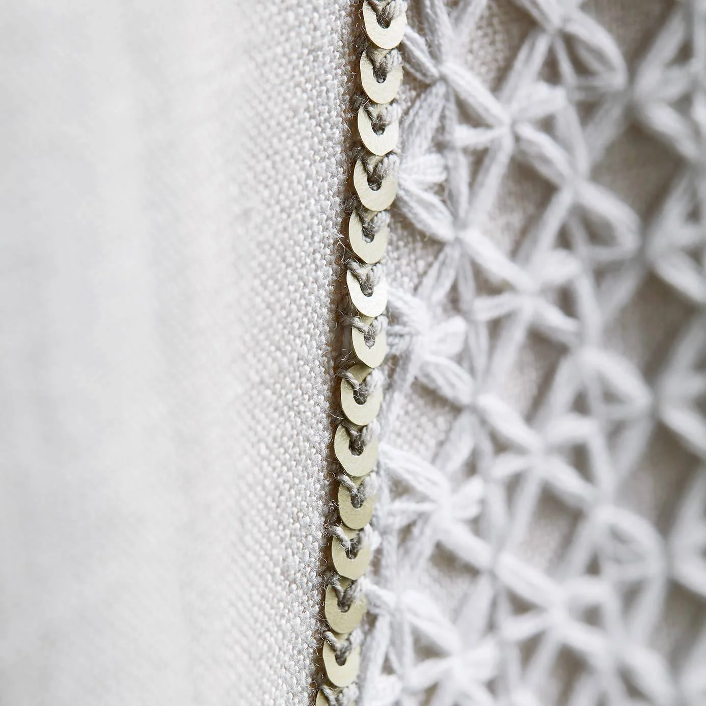 HPUT132663_2_HAF0255_02_HARLEQUIN_Chime_FABRICS_aaf1.jpg