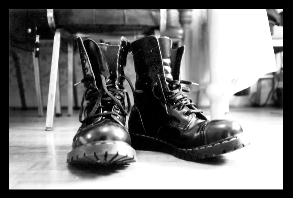 boots_by_leggylooloo.jpg