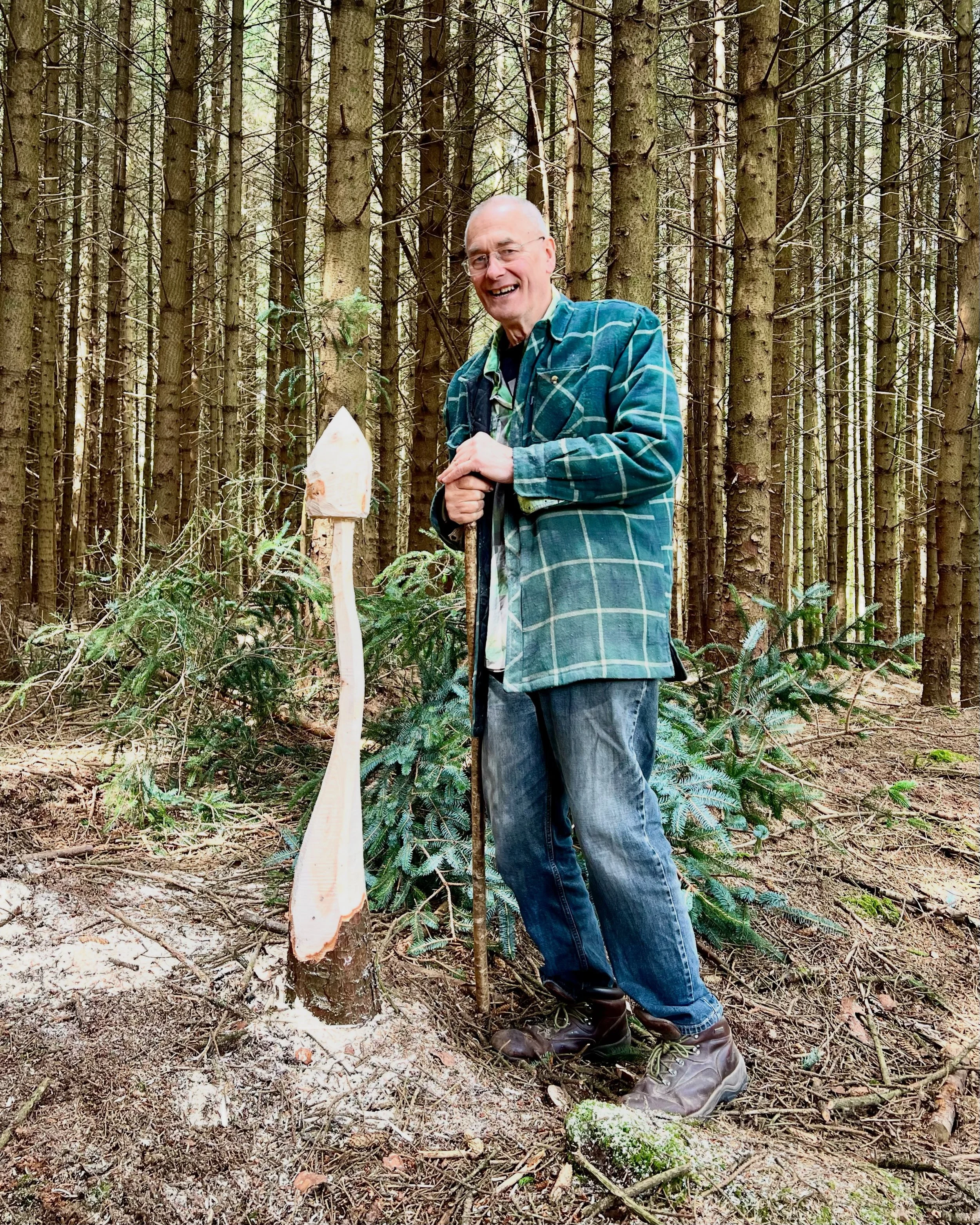Meet Phil Crennell, woodwizard who makes hardwood stools for me&hellip;..
#handmadeinscotland #scottishhardwood #woodworkart #dumfriesandgallowaywhatsgoingon #uniquehomedecor 

Phil lives in and cares for a beautiful conifer woodland&hellip;&hellip;
