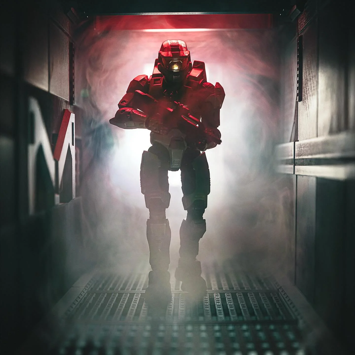 : STOP DESTRUCTION OF HUMAN RACE
> IN PROGRESS&hellip;
.
.
Vault Exclusive Halo 2 Master Chief is SO GOOD😍🔥 I was so excited when I heard the knees were going to be fixed🙌🏼 @retrozone_neon crushed it with this one👏🏼👏🏼
.
.
#halo #halospotli