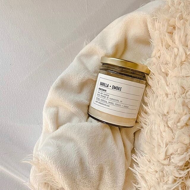 We hope you&rsquo;re all staying safe, staying healthy and staying cozy 💛
Photo: @mikaelaabree .
.
.
.
.
#shoplocal #slowliving #handmade #selfcare #candles  #vancouver  #supportlocal #homedecor #womenownedbusiness #slowlived #smallbatch #cozy #scen