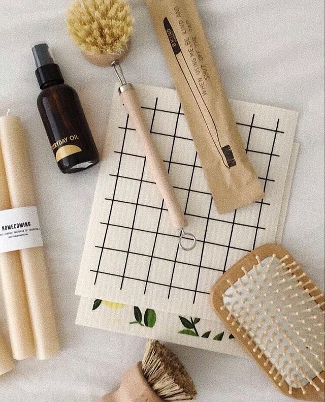 Beauty in everyday ✨ Products from @luna_collective 
Photo: @rachaelalexaaandra
.
.
.
.
.
#shoplocal #slowliving #handmade #selfcare #candles  #vancouver  #supportlocal #homedecor #womenownedbusiness #slowlived #smallbatch #cozy #scentedcandles #soyc