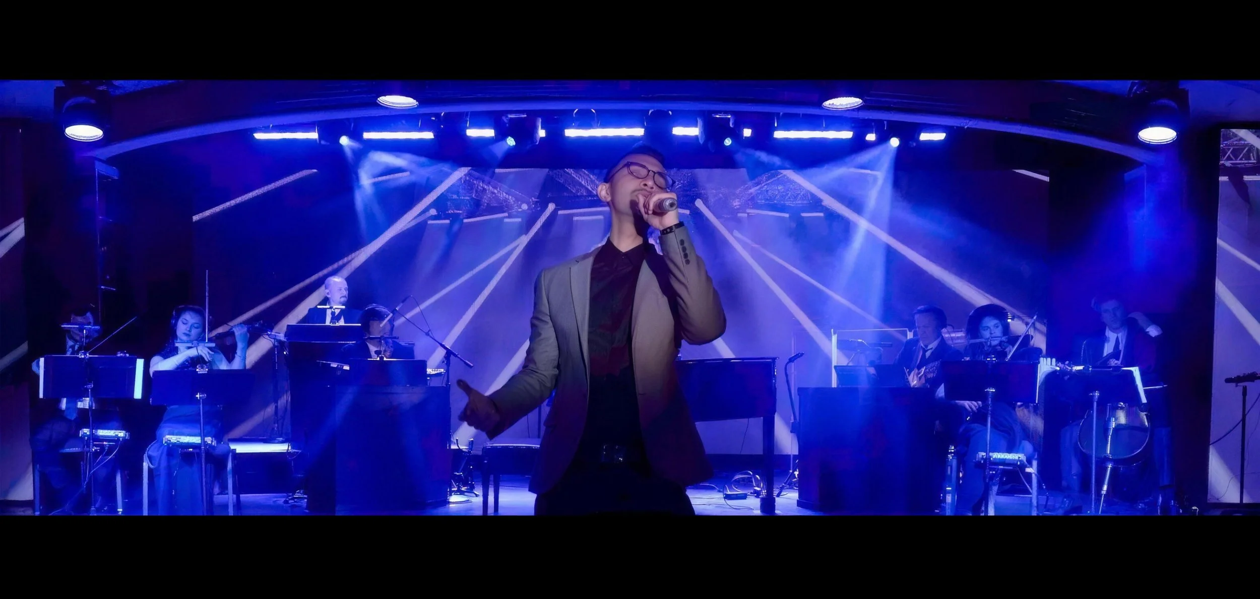 Donnie-Troy-Live-Retouch.jpg