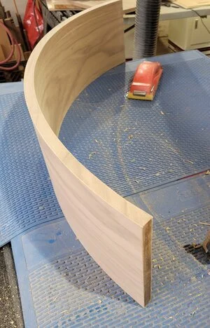 Veneering Curves
