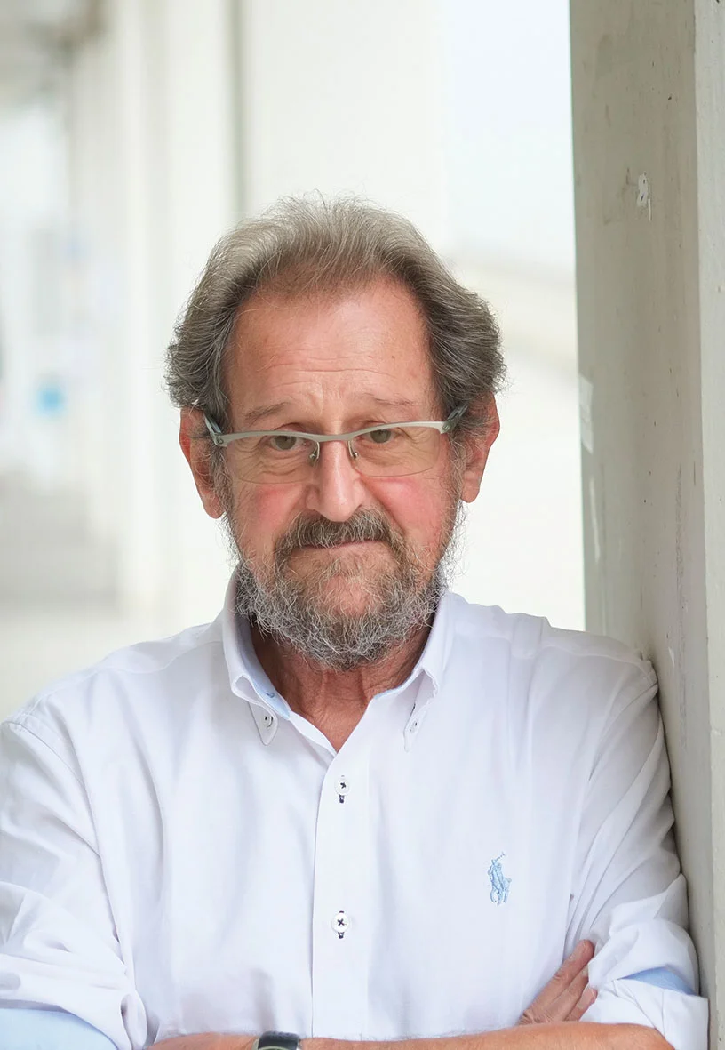 Joan Prat, autor de La nostalgia de los orígenes .