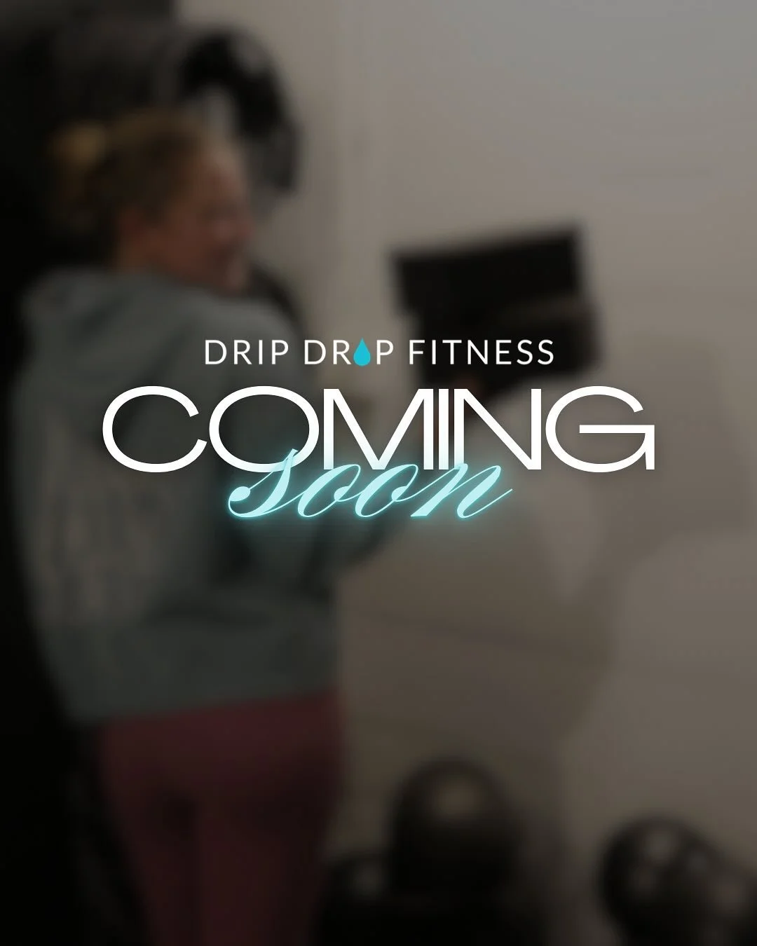 HAPPY DECEMBER🪩🩵
Power Hour just got a glow-up ✨
We&rsquo;re adding yoga blocks to keep things fresh, playful, and extra spicy! 💧💪
Power Hour is our full-body mat-based Pilates class available only at DDF! 
Rings, balls, and now blocks&hellip; yo