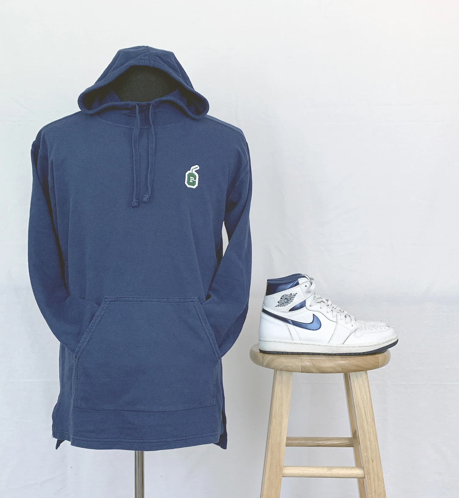 MODEL-HOODNAVY2.jpg