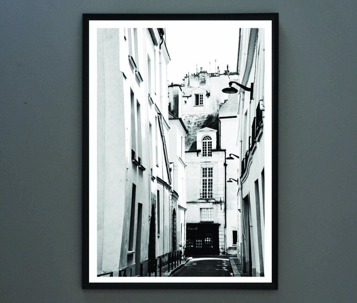 Paris%2BAlley%2Bblack%2Band%2Bwhite%2Bblack%2Bframe.jpg