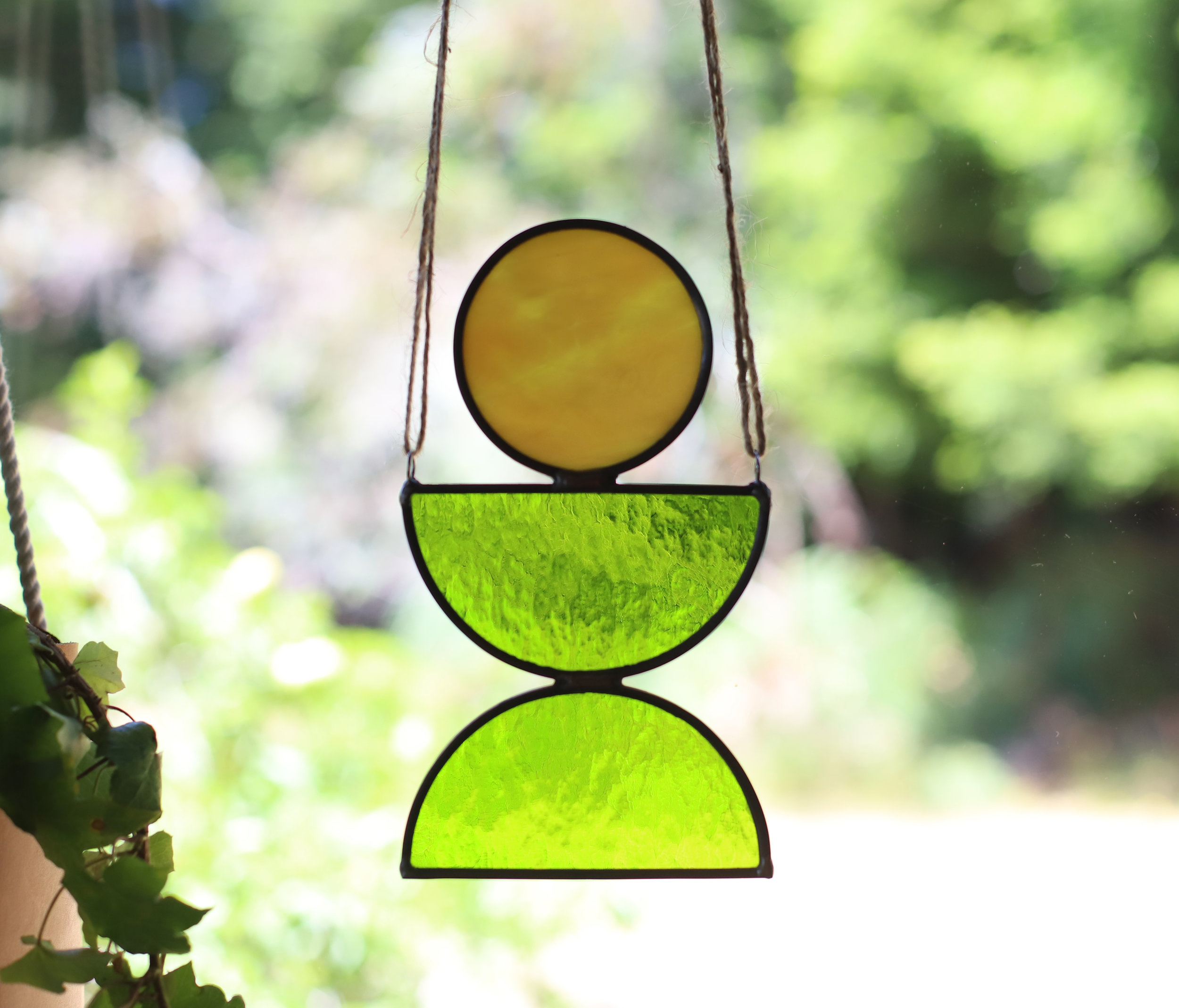 Bloom / Stained Glass Flower / www.bandsofcolor.com
